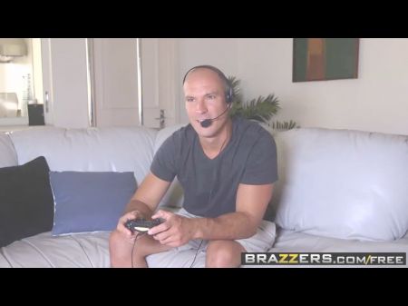 Brazzers - Brazzers Exxtra - My Stepsister The Gamer .