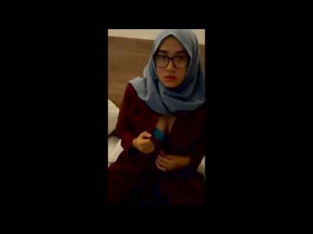 Hijab Blowjob Porn Videos at anybunny.com