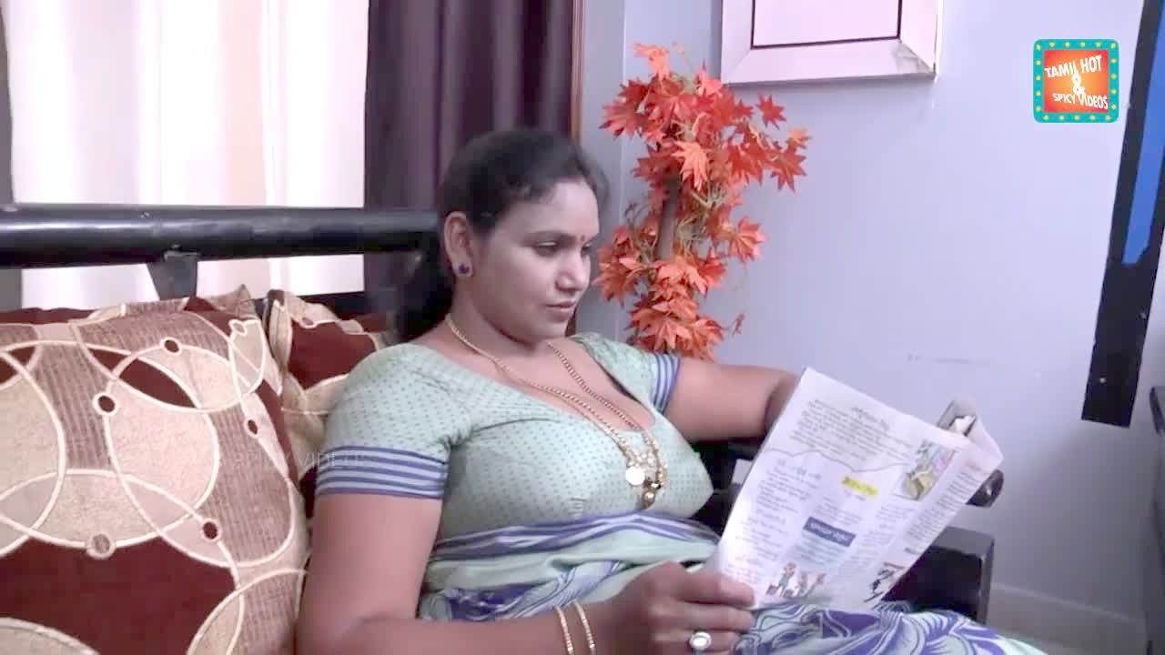 saree aunty seducing and flashing to tv repair boy 