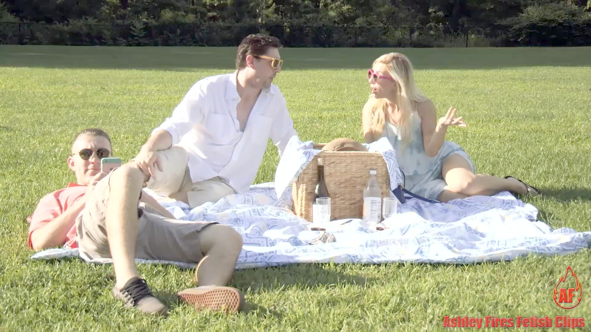1920px x 1080px - family picnic part 1 (modern taboo family) - anybunny.com