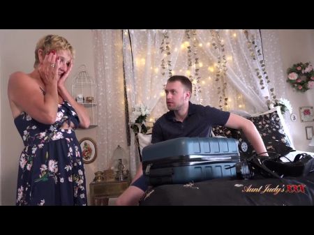 Auntjudysxxx - 58yo Huge-chested Mellow Stepmom Ms Molly Gets A Facial From Her Stepson Before She Leaves