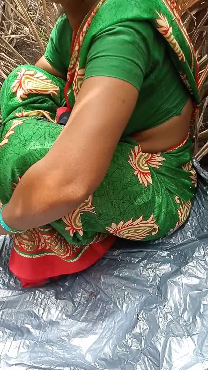 Mom Indian In Khet Porn Hd - ganne ke khet me ragadke chudai , free hd porn 85 - anybunny.com