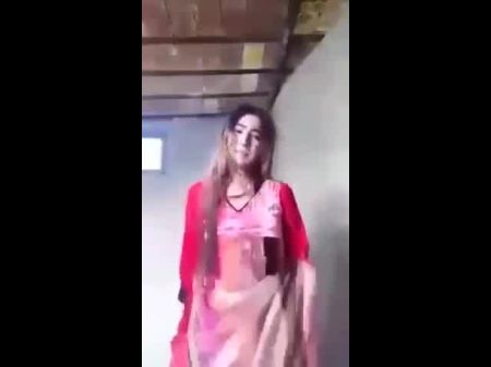 Pakistani Saraiki Lady Showcasing Assets To Her Bf: Free Porn