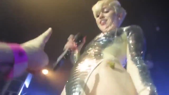 Miley Cyrus Allows Fans To Touch Her Pussy